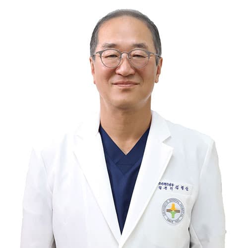 金哲岩