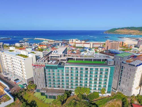 Ramada Jeju The Hamdeok Hotel