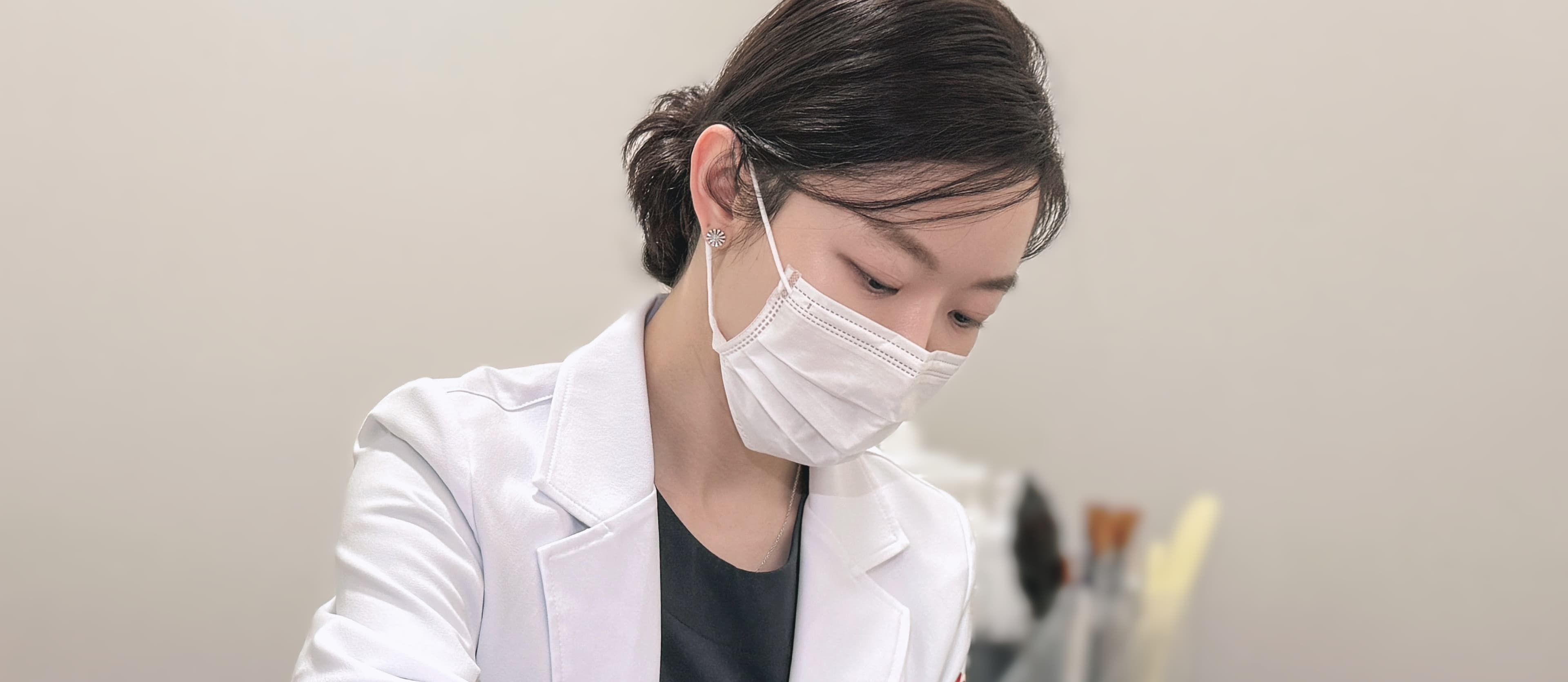 Geo-uchim (祛疣鍼) - A procedure for removing flat warts, seborrheic keratosis, and skin tags without the worry of scarring.
