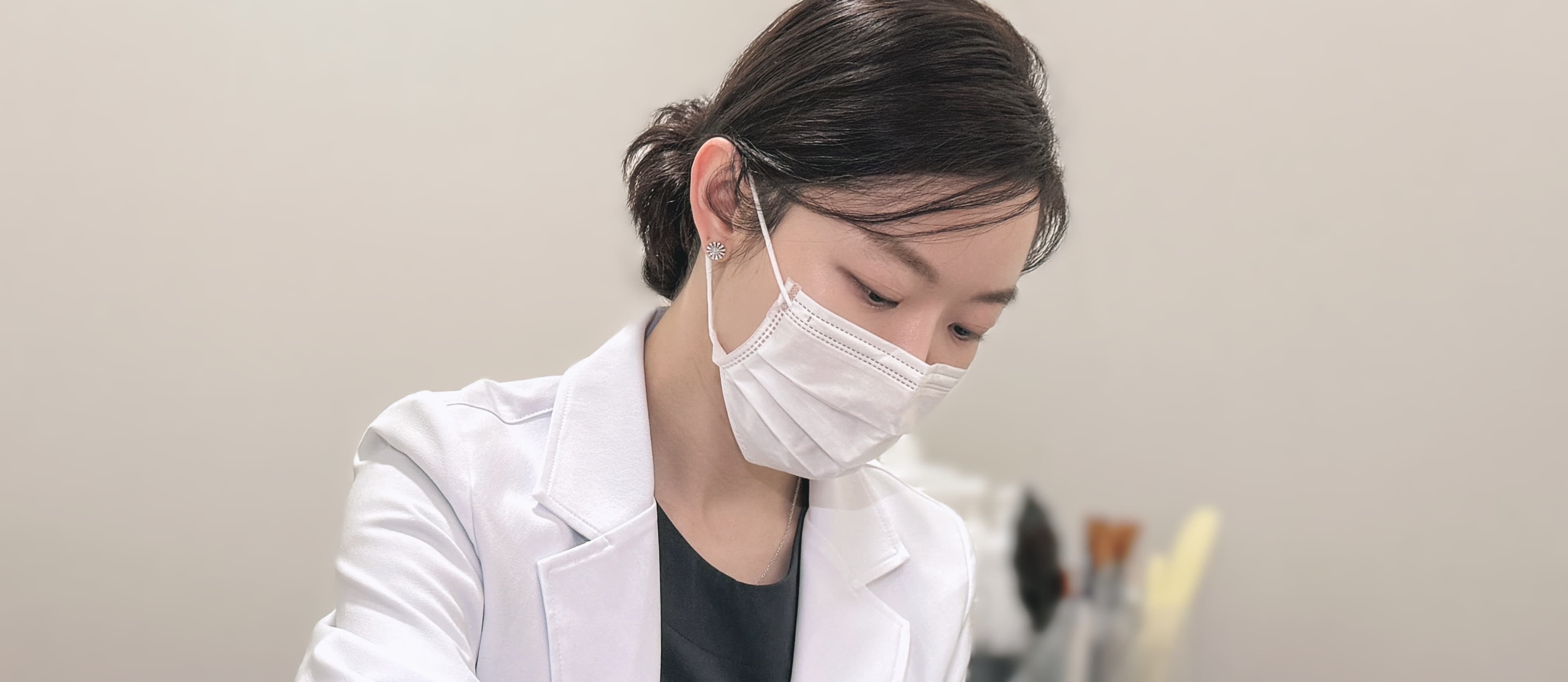 거우침(祛疣鍼) - 흉터 걱정 없는 편평사마귀, 검버섯, 쥐젖 제거 시술