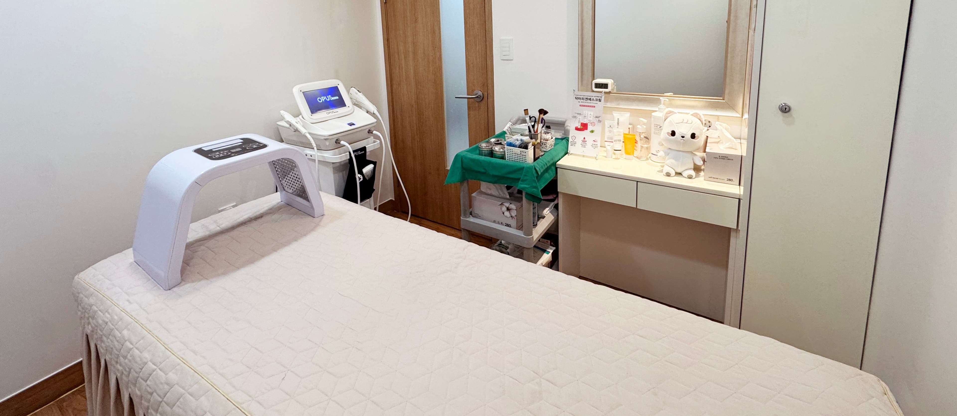 Lifting, Volume, Asymmetry Device Management, Facial Correction