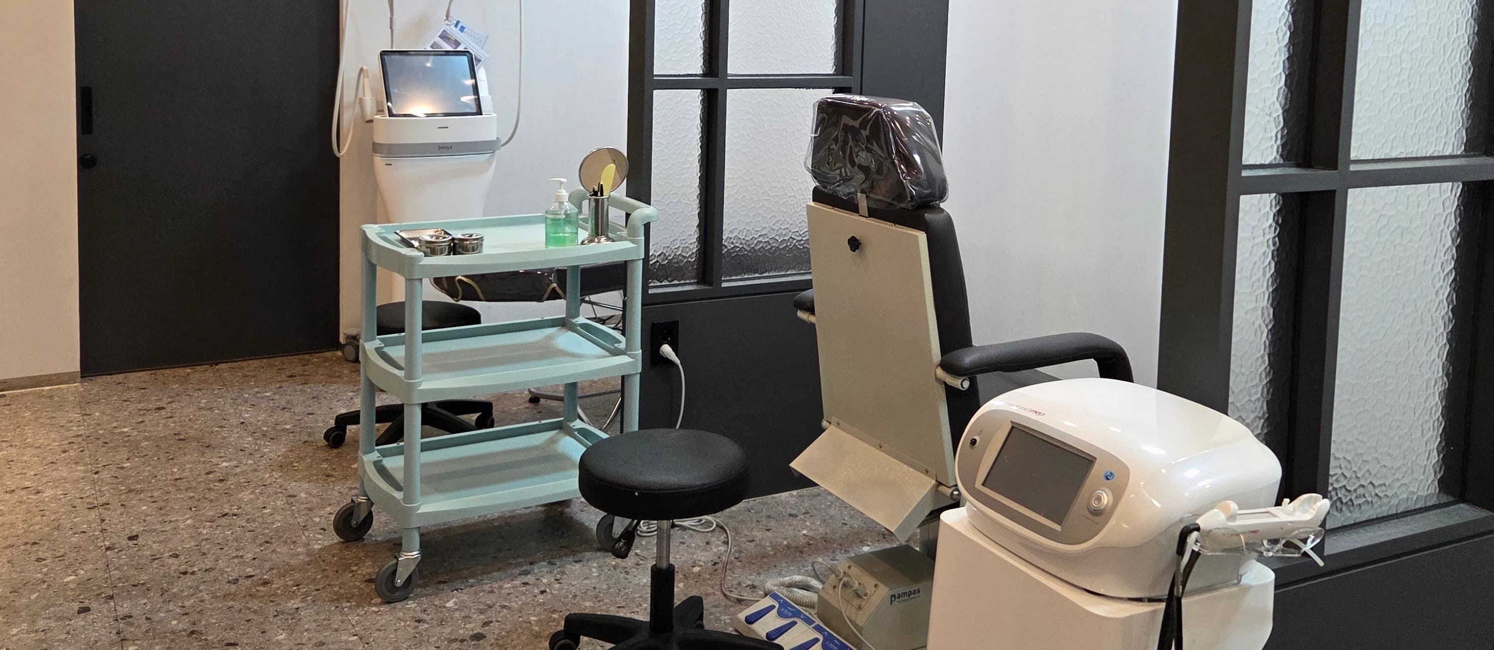 Beauty Lounge Clinic Hongdae Global Branch 4