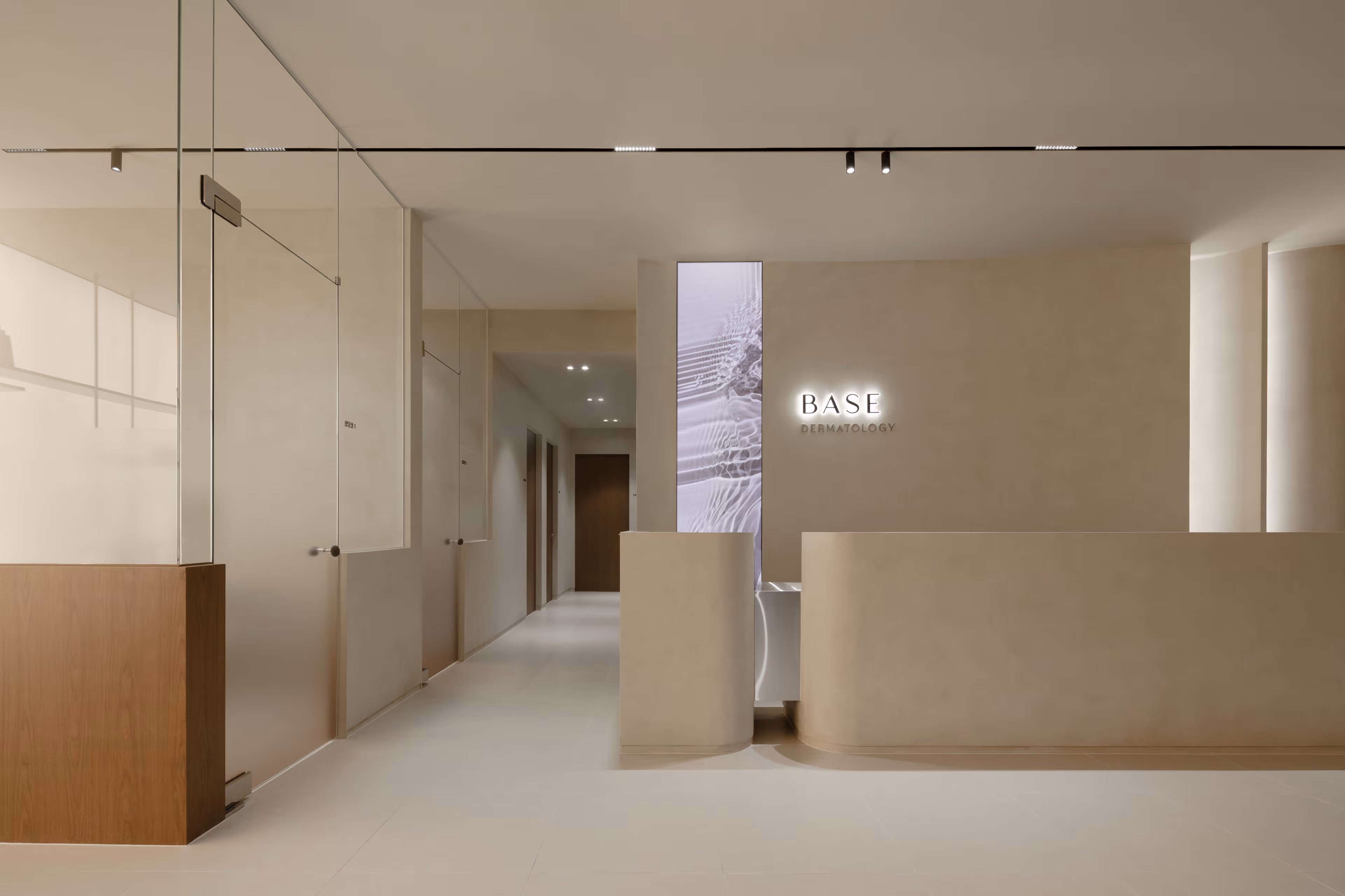 ベース皮膚科医院 (BASE CLINIC) 2